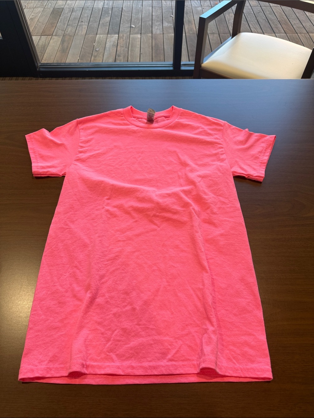 Gildan  Short-Sleeve Tee in Bright Pink